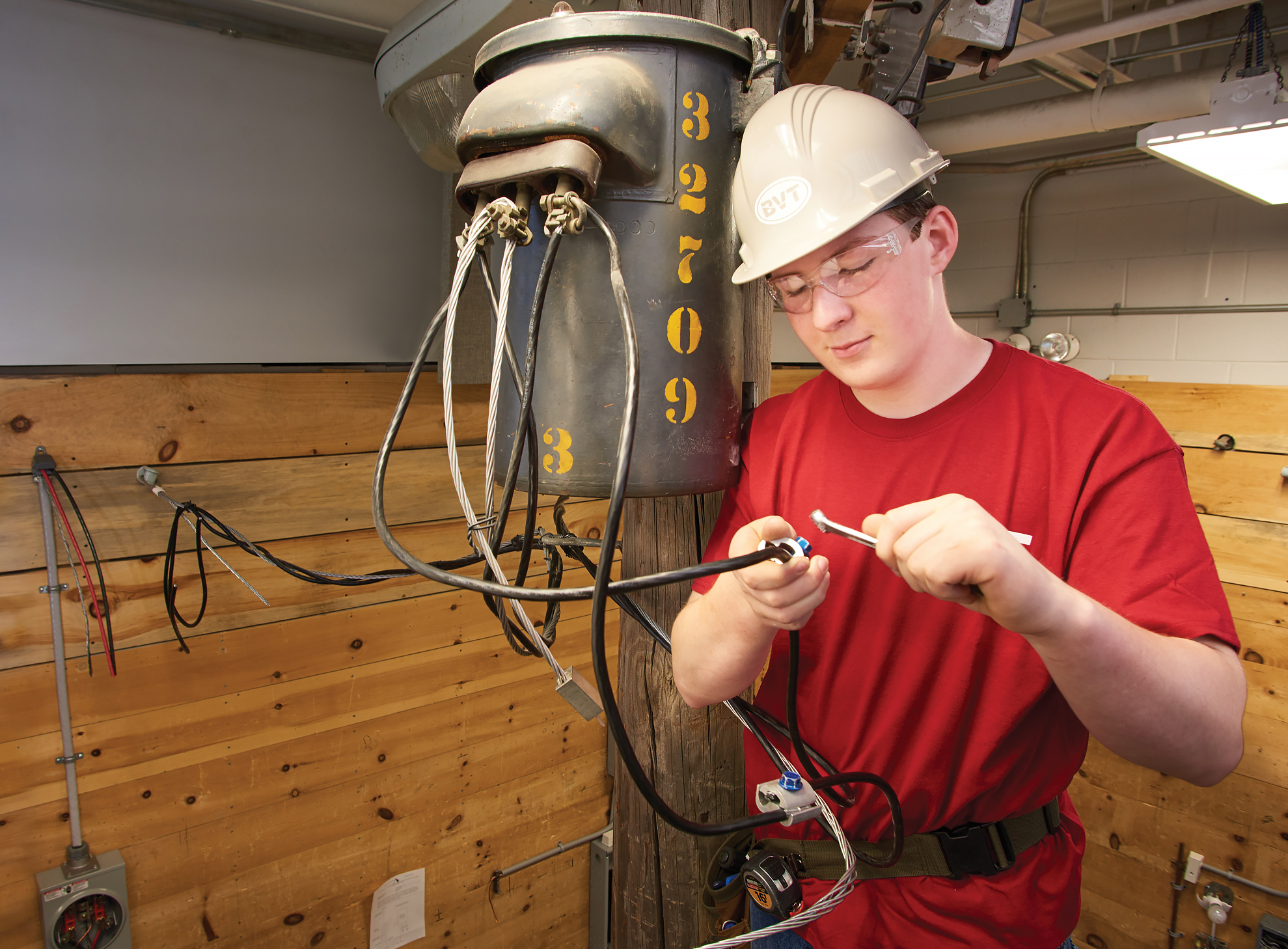 Nearby Electricians in Phoenix and Valley wide Providing Electrical Repair Services